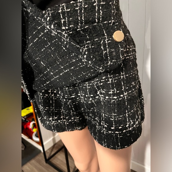 SHEIN plaid skort, Size L, Black and white - Picture 5 of 5